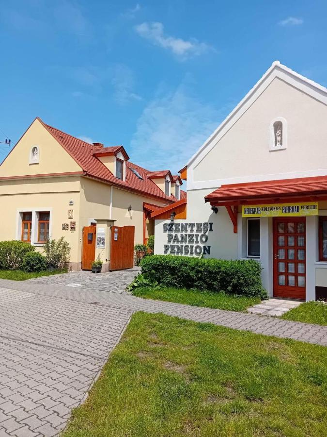Szentesi Panzio Bed & Breakfast Fertorakos Exterior photo
